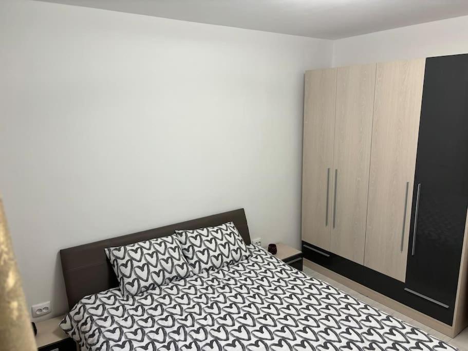 3 Camere Decomandat Bukares Bagian luar foto